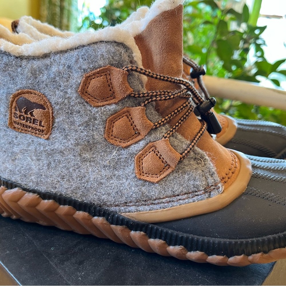 Sorel Gray Brown wool women’s boots shoes size 8.5 39 waterproof snow NEW in box